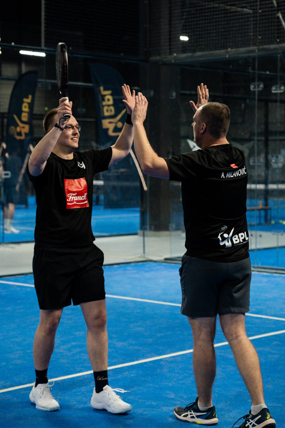 Slavlje osvojenog poena na Business Padel Ligi